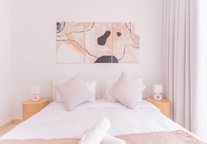 Iron/ironing board, free WiFi, bed sheets - 2 Bed in Anwa By Omniyat with sea view (Dubai)