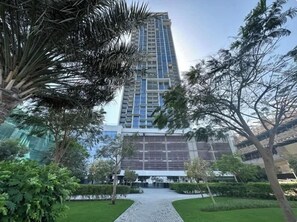 Exterior - Waterfront Luxe Apt w/ Sea Views & Pool Access (Dubai)