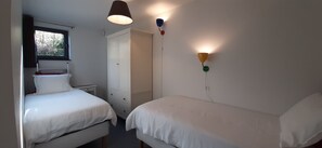 4 makuuhuonetta, ilmainen Wi-Fi, vuodevaatteet