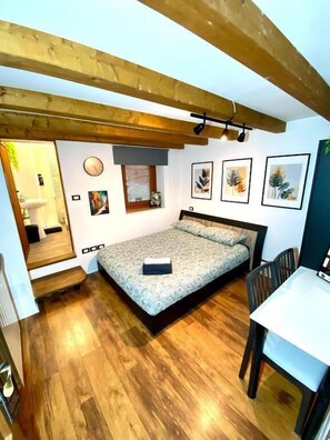 Comfort Double Room - Rustic Retreat Rooms (Muggia)