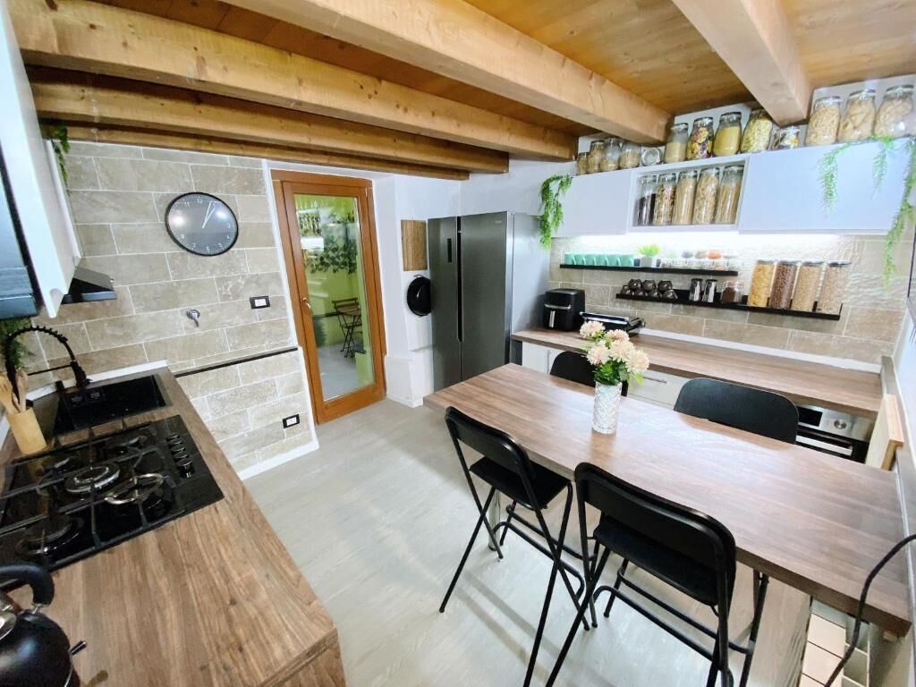 Jääkaappi, mikroaaltouuni