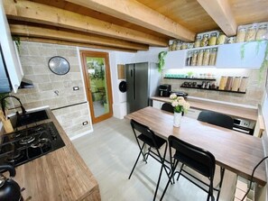 Jääkaappi, mikroaaltouuni