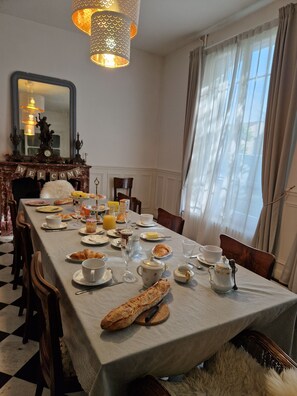 Dining - DEMEURE DU SAULE MADAME (Thieux)