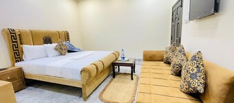 Decent In Guest House 