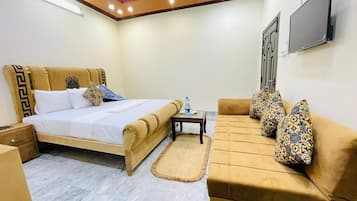 Deluxe Double Room, City View | Soundproofing, iron/ironing board, free WiFi