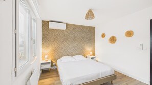 3 bedrooms, iron/ironing board, WiFi, bed sheets - Villa, private pool in the heart of the Ardèche gorges at Vallon Pont d'Arc (Vallon-Pont-d'Arc)