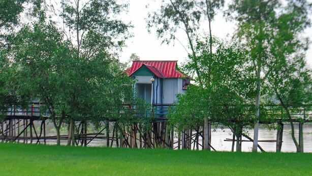 Unclassified image, 1 of 6, button - Turag Waterfront Resort (Kaliakair)