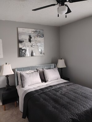 2 chambres, fer et planche à repasser, accès au Wi-Fi (inclus)
