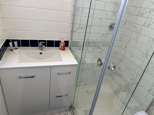 Charming 3 Bedroom Home in Garran, Perfect for Families and Groups