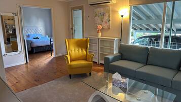 House, 2 Bedrooms | Living room