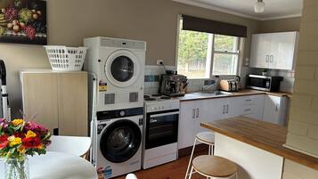 House, 2 Bedrooms | Laundry