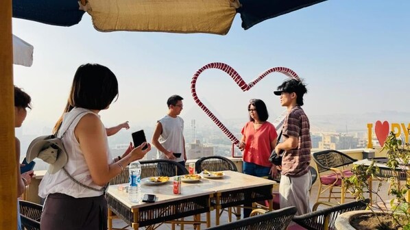 Rooftop terrace - Rafif Pyramid View (Giza)