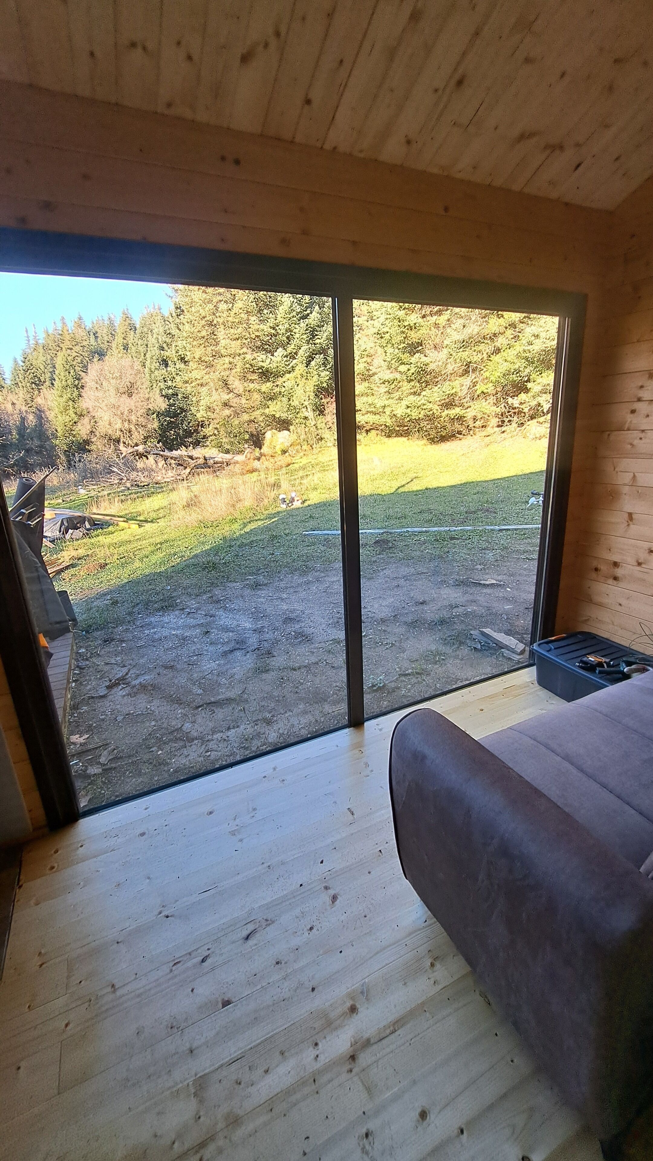 Mökki, jokinäköala | Näkymä vuoristoon