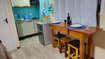 Casa conforto, várias camas, cozinha, vista para o jardim | Espaço de trabalho para notebook, cortinas blackout