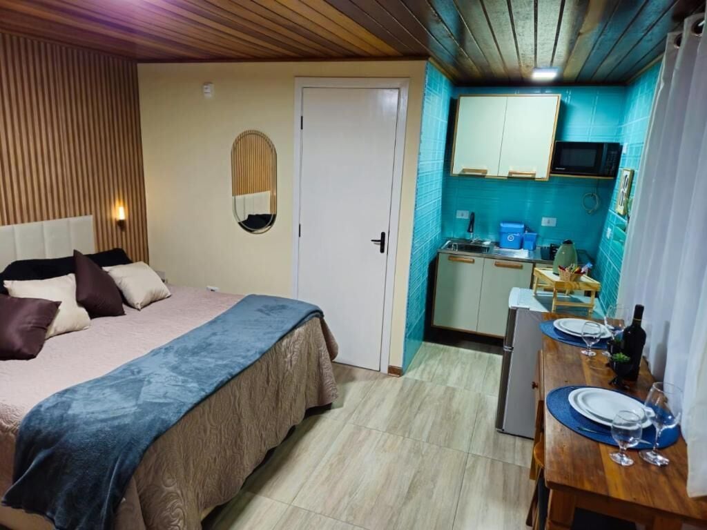 Laptop workspace, blackout curtains, iron/ironing board, free WiFi