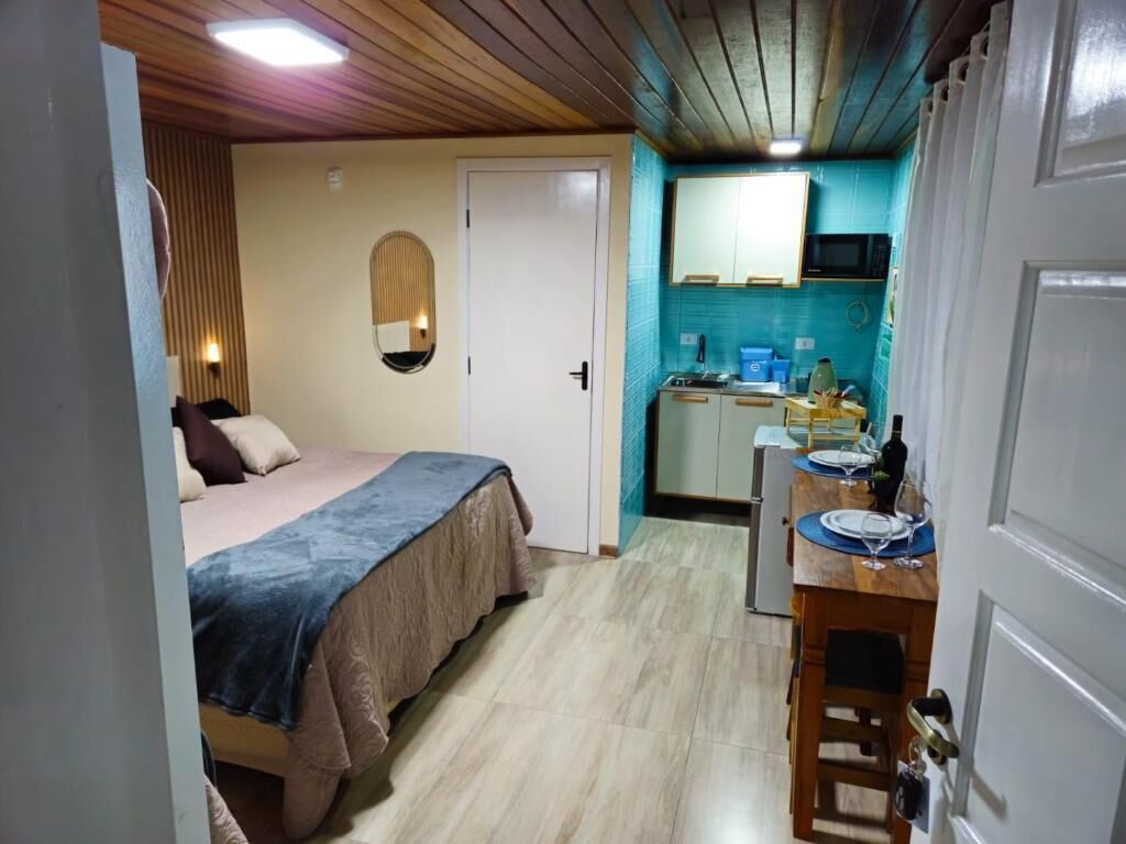 Laptop workspace, blackout drapes, iron/ironing board, free WiFi