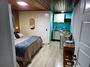 Laptop workspace, blackout curtains, iron/ironing board, free WiFi - Da Matta House (Campos do Jordão)