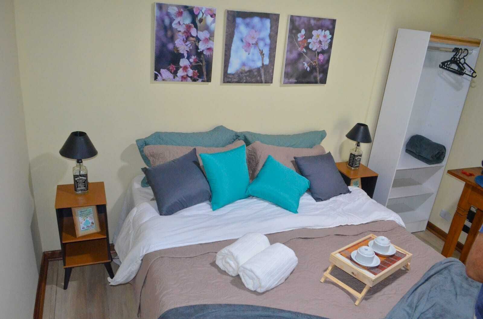 Comfort tweepersoonskamer, 1 queensize bed, keuken, uitzicht op tuin | Een laptopwerkplek, verduisterende gordijnen