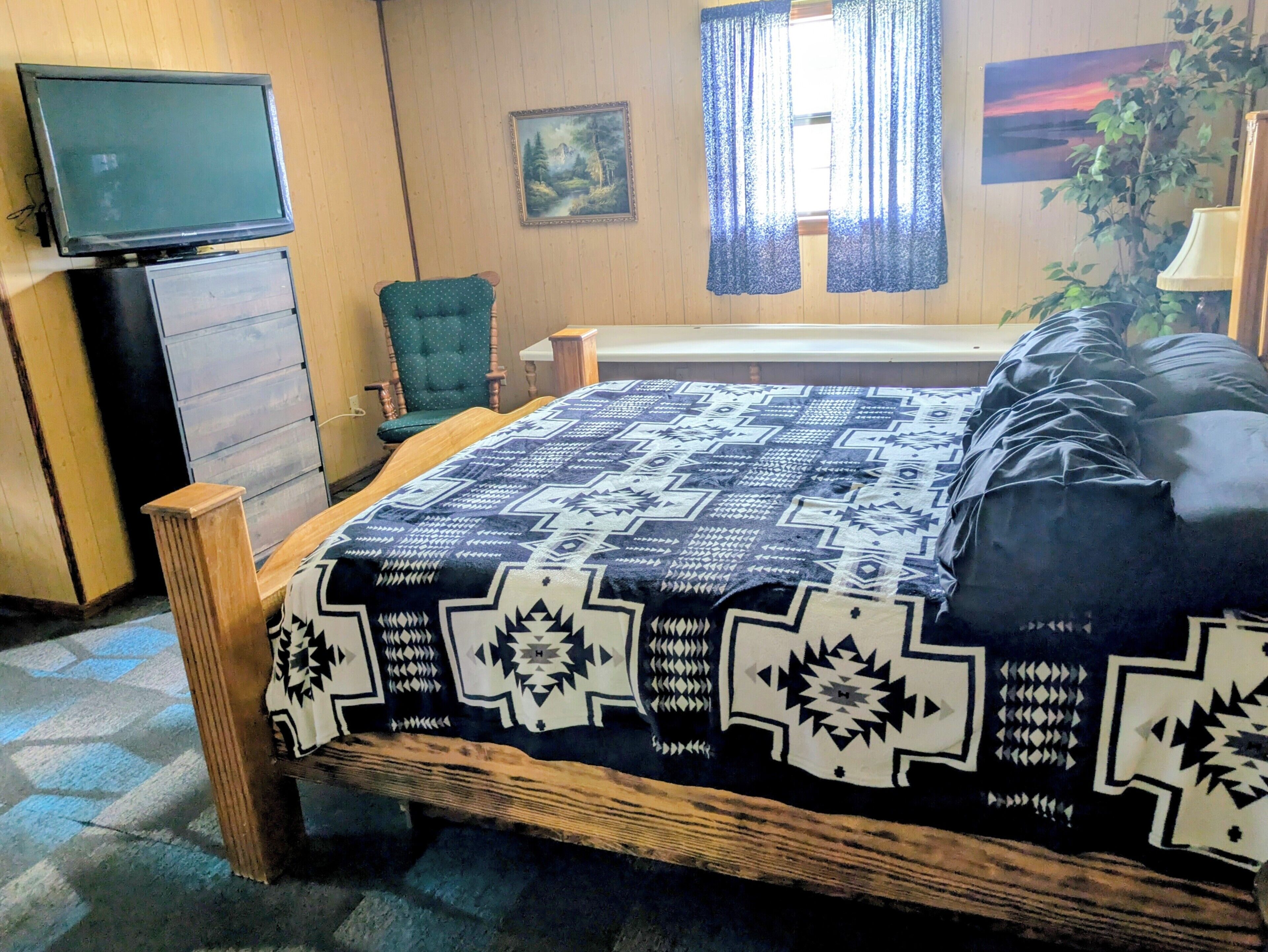 2 habitaciones, tabla de planchar con plancha y wifi gratis 
