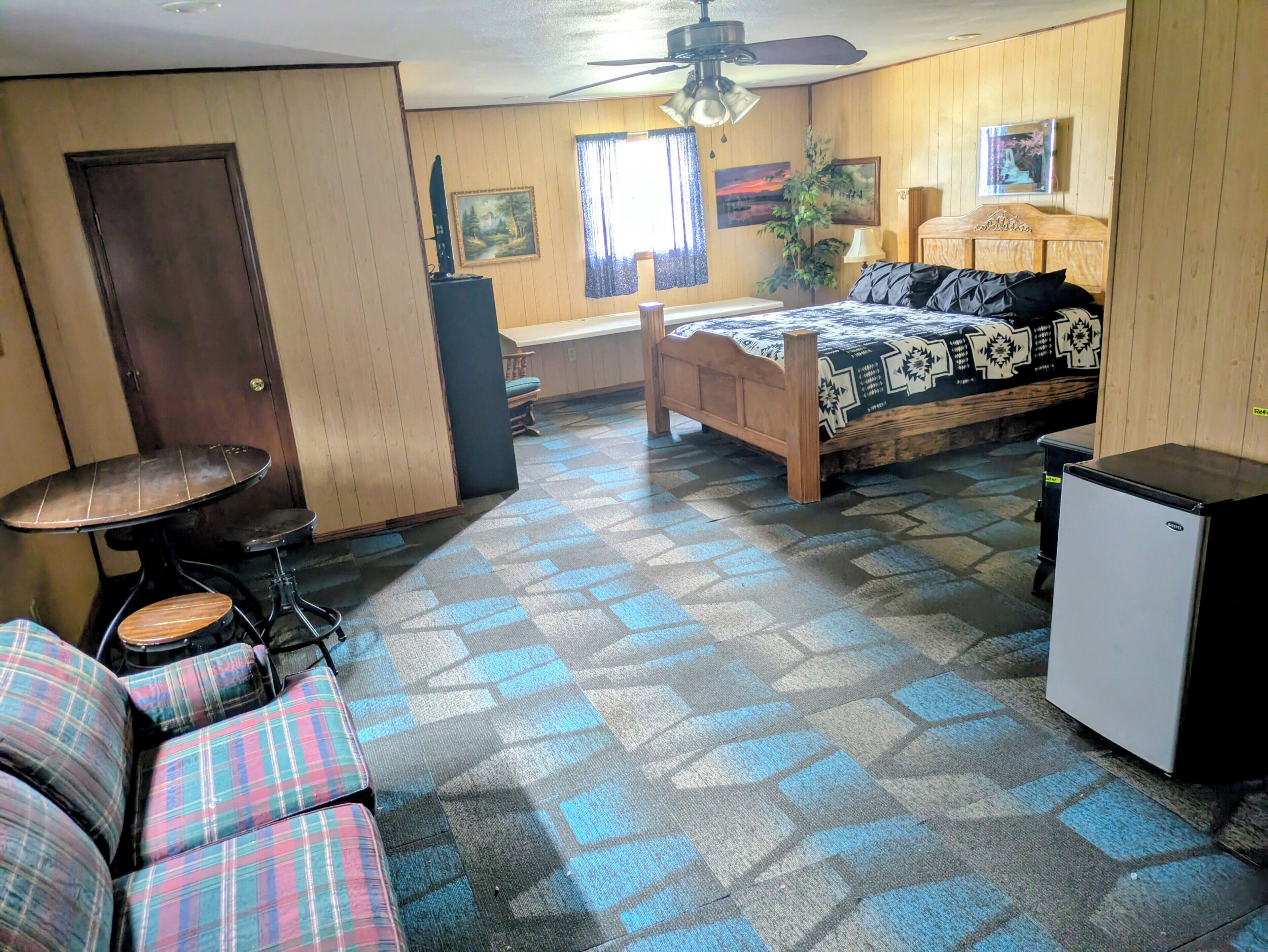 2 dormitorios, tabla de planchar con plancha, wifi gratis y ropa de cama
