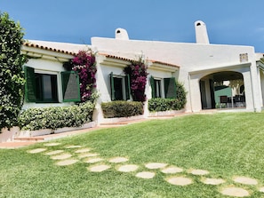 Exterior - Villa with Private Pool and Wi-Fi, Mont-roig del Camp (Mont-roig del Camp)