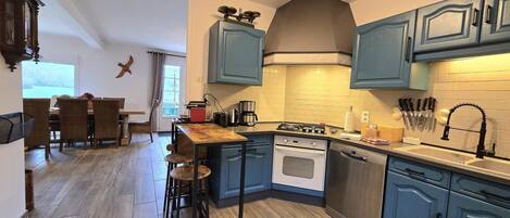 Fridge, microwave, oven, dishwasher