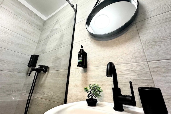 Suite | Bathroom