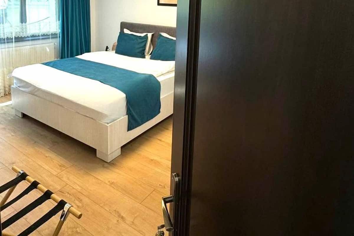 Suite | Soundproofing, free WiFi