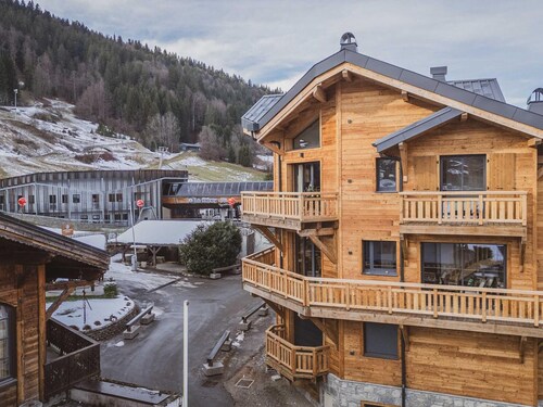 Morzine modern 3-room by the slopes, parking and wifi included