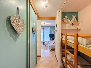 Room - Cozy apartment with balcony, parking and pets allowed (La Chapelle-d'Abondance)