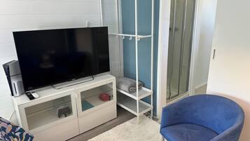 Apartment, 1 Bedroom | Living room