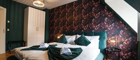 3 slaapkamers, een strijkplank/strijkijzer, reisbedje, gratis wifi