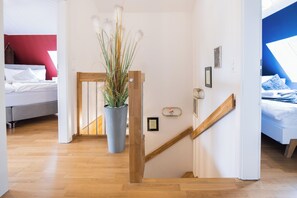 3 عدّة غرف نوم ومكواة/لوح كي وسرير سفر وواي فاي مجانًا