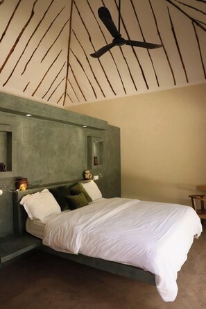 Deluxe-huvila, näköala uima-altaalle | Silitysrauta/-lauta, ilmainen Wi-Fi