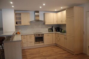 Microwave, oven, stovetop, dishwasher - Experience the Magic of the Black Forest – Your Private Wellness Retreat (Sankt Blasien)