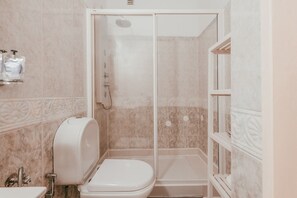 Apartment | Bathroom - Lisbon Gem, Walk to Chiado (Silves)