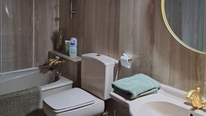 Bathroom - Beautiful Spanish Villa with Private Pool in Historic Xàtiva (Xàtiva)