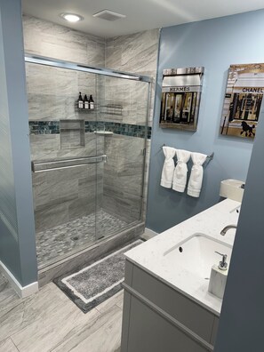 Shower, hair dryer, towels, soap - Peace and Tranquility. Luxury Smart-Home Retreat Near ATL Airport (Forest Park)