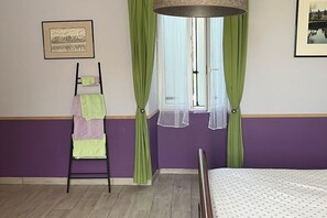 3 chambres, fer et planche à repasser, Wi-Fi, draps fournis