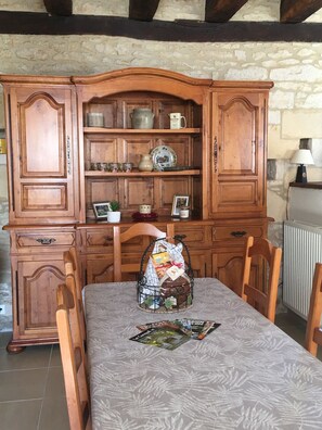 Dining - Charming Perigordian house (Archignac)