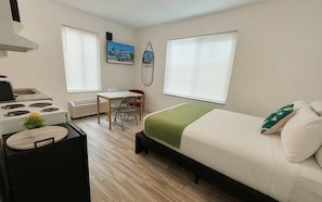Studio, Beach View | Free WiFi - Miami Beachside Comfort Studio Stay (Miami Beach)