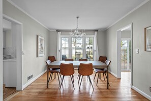 Dining - Ottawa Hills 3bd w Chef's Kitchen, King bd, N64 (Toledo)