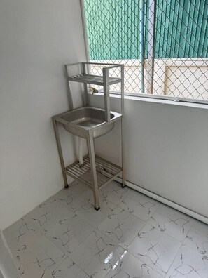 Desk, laptop workspace - PPplace Mahidol (Chiang Mai)