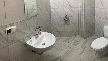 Towels, soap, shampoo, toilet paper