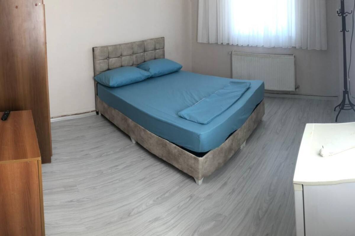 Desk, laptop workspace, free WiFi, bed sheets