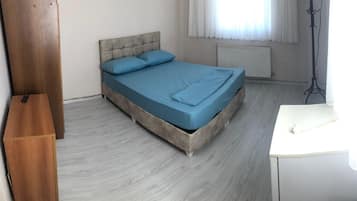 Desk, laptop workspace, free WiFi