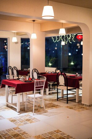 Restaurant - La Bela Casa Suites Candolim (Candolim)