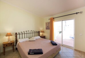 3 Schlafzimmer, Bügeleisen/Bügelbrett, Internetzugang, Bettwäsche