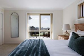 Iron/ironing board, WiFi