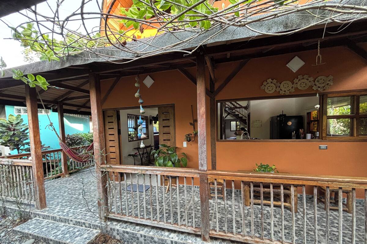 Ferienhaus, Terrasse, Gartenblick | Terrasse/Patio